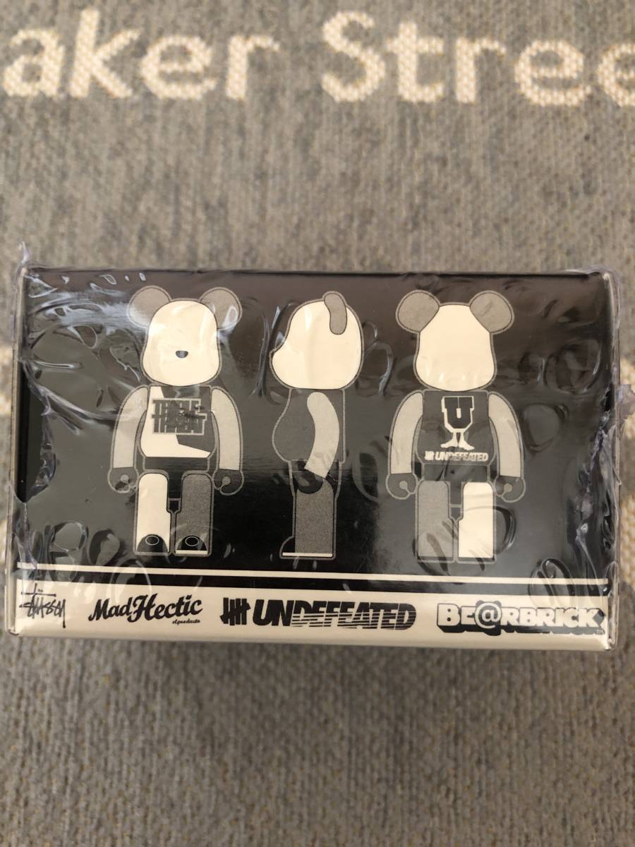 希少！！】 UNDEFEATED × STUSSY Mad Hectic 100% BE@RBRICK アンディ