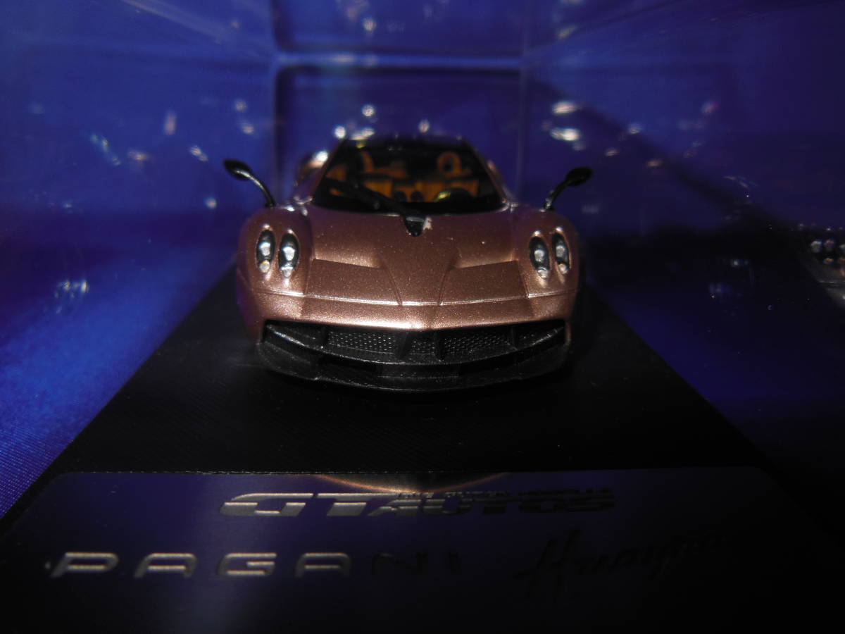 1/43　GT AUTOS　走る5億円　パガーニ　ウアイラ　LIMITED　EDITION　ハイパーカー　PAGANI　HUAYRA　ライトゴールド_画像3