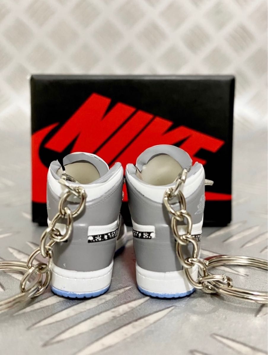 DIOR × NIKE Air Jordan ナイキ スニーカー ミニキーホルダー DIOR × NIKE Air Jordan ナイキ スニーカー ミニキーホルダー