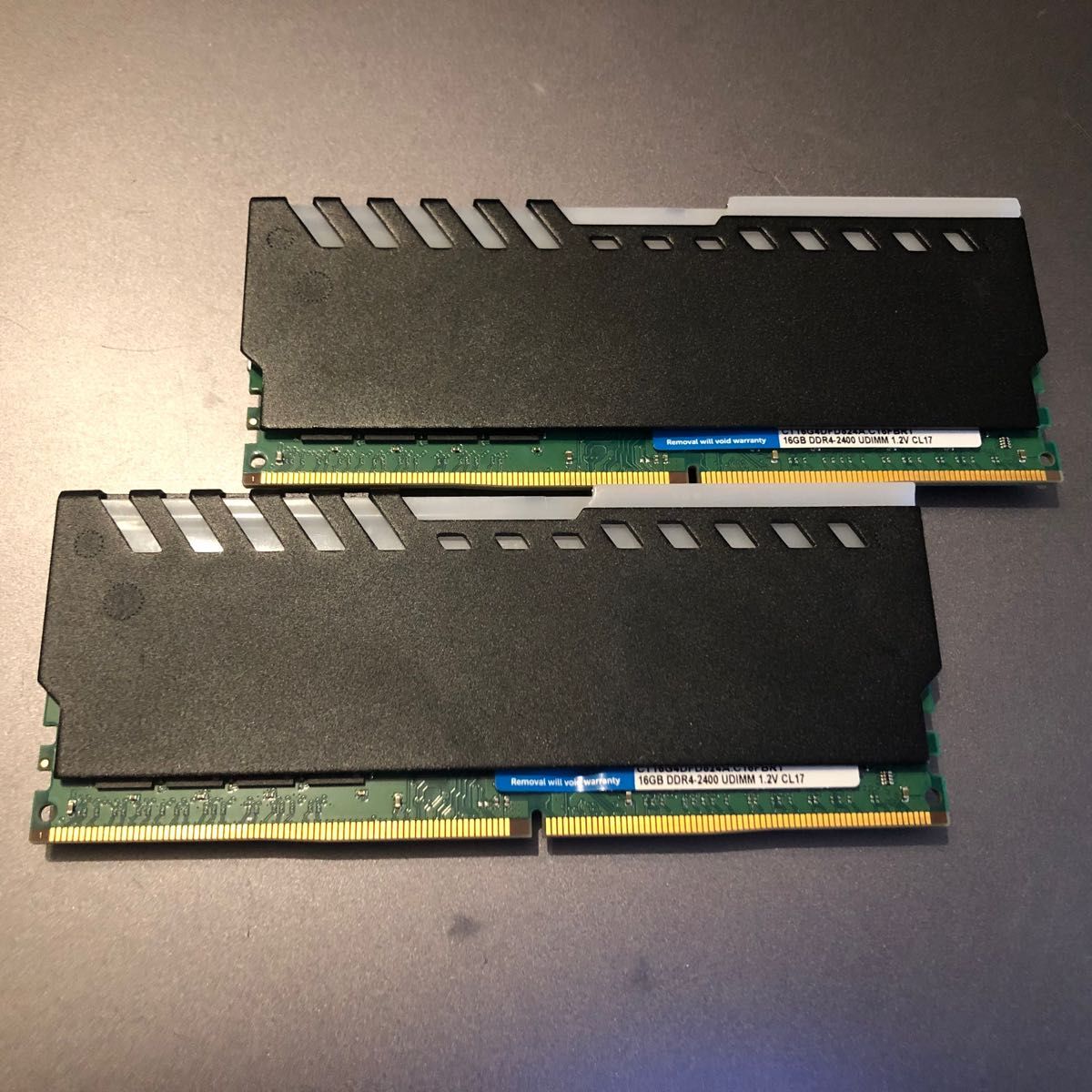 crucial メモリ DDR4 32GB 16GBx2 ＋ Jonsbo ヒートシンク付き。放熱性抜群です。