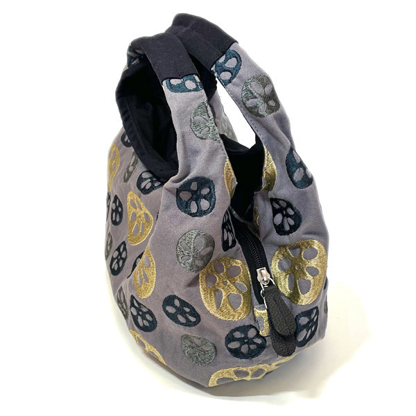 ミニラウンドバッグ　れんこん　グレー　ミニバッグ 刺繍バッグ コンパクトバッグ 和柄 和雑貨 バッグ ハンドバッグ かばん _画像3