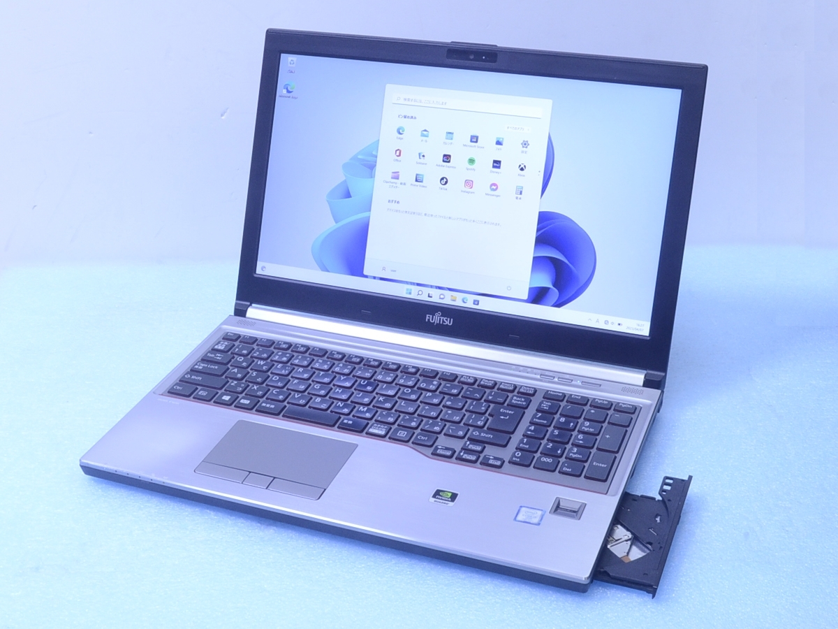 Quadro M1200 Core i7 SSD512GB メモリ32GB CELSIUS H770 富士通