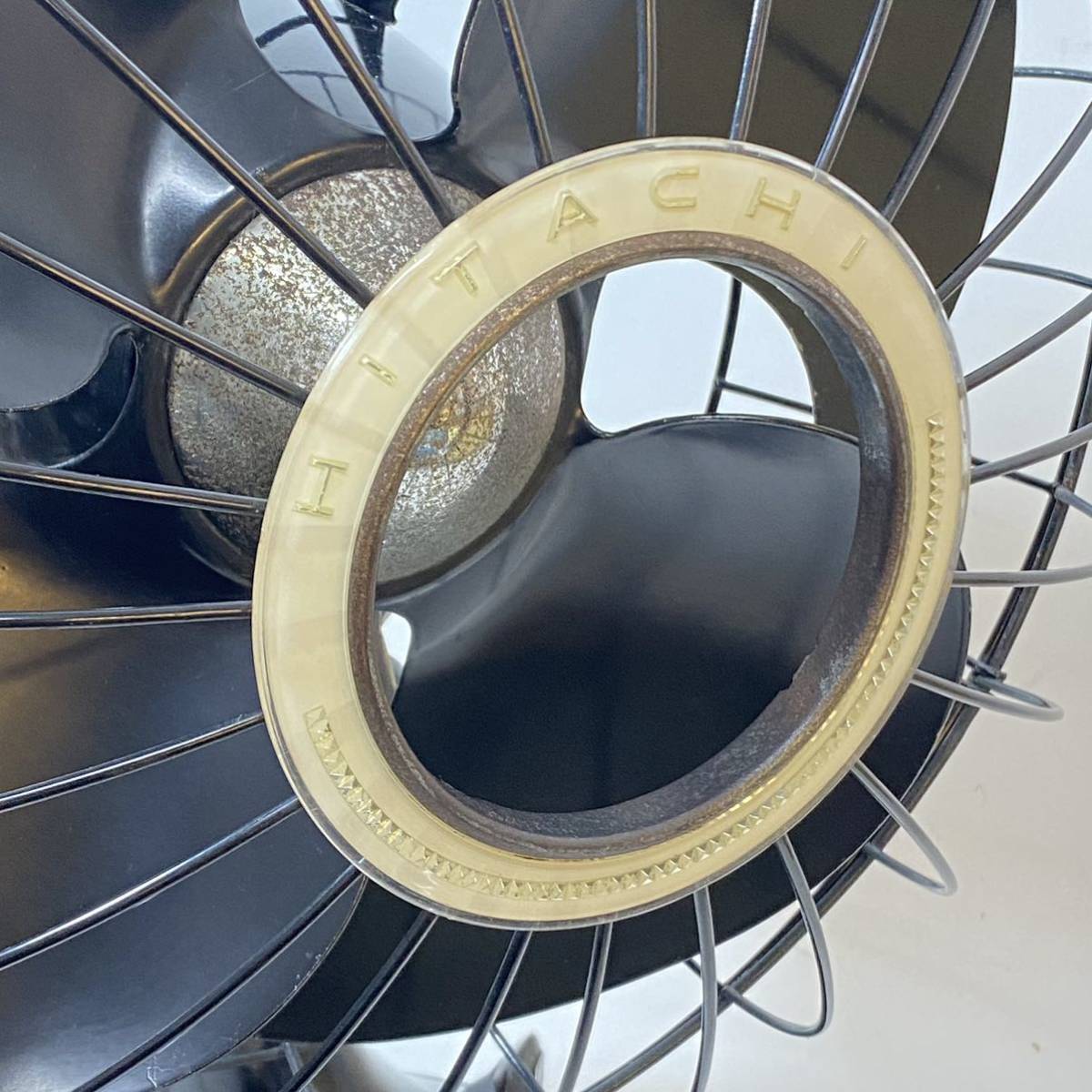 【送料無料即決】 HITACHI 日立 昭和 レトロ 扇風機 1955年製 M-6034D 30cm デスクファン 卓上扇 超高級扇 ヴィンテージ 動作品 【送料無料即決】 HITACHI 日立 昭和 レトロ 扇風機 1955年製 M-6034D 30cm デスクファン 卓上扇 超高級扇 ヴィンテージ 動作品