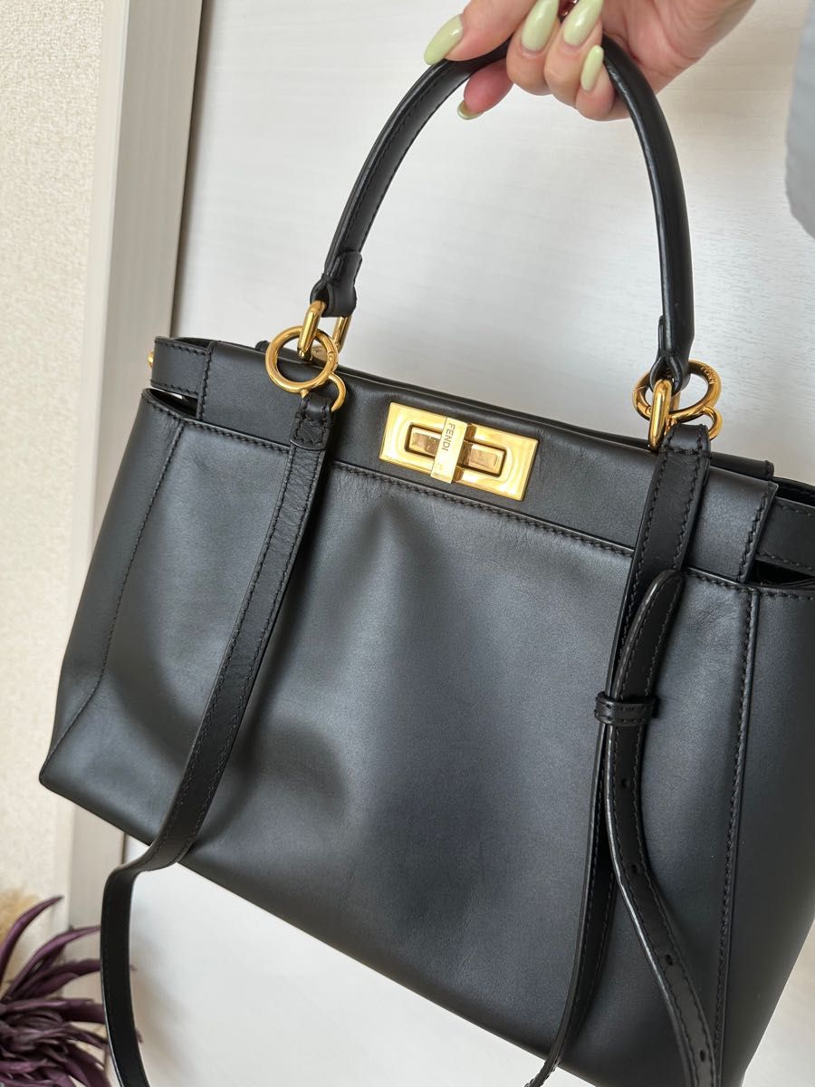 FENDI フェンディ ピーカブー レギュラー ショルダーバッグ FENDI フェンディ ピーカブー レギュラー ショルダーバッグ