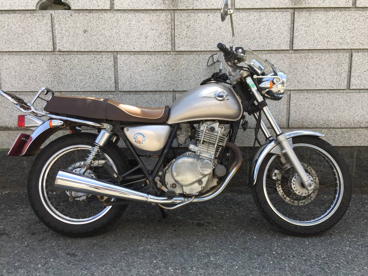 リアキャリア付きのボルティ NJ47A 書類、鍵付き オートバイ車体 | tng