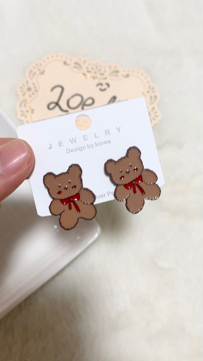 番号【P3】ピアス 可愛い熊さん　デザイン s925アレルギー対応　手作り 樹脂 茶色