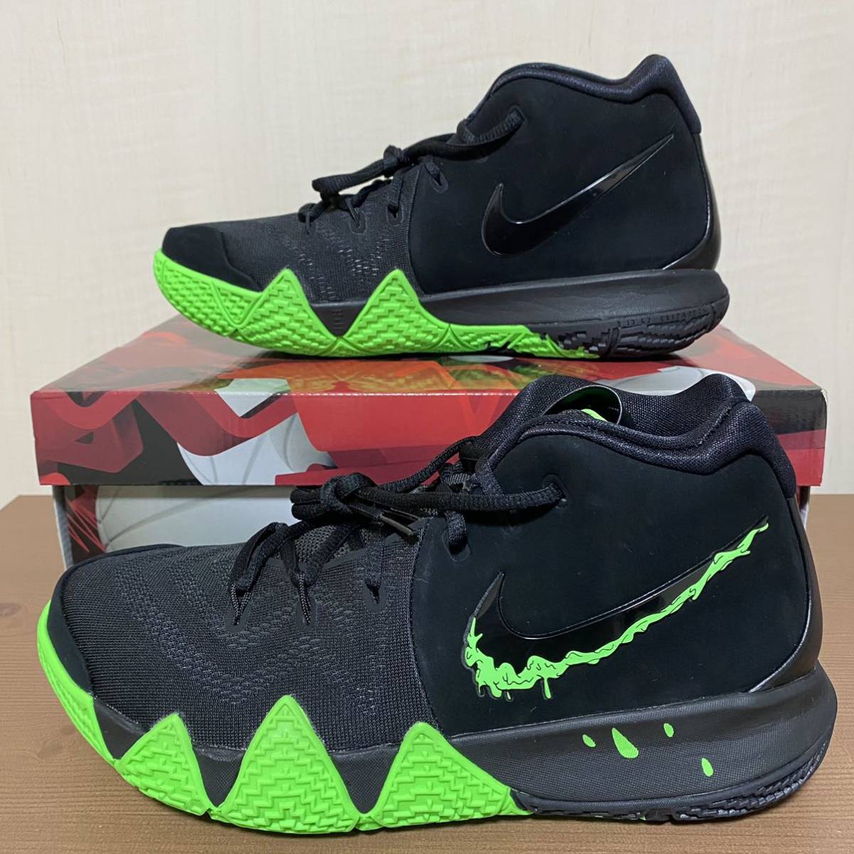 未使用 NIKE KYRIE 4 HALLOWEEN 943807 012 ナイキ カイリー