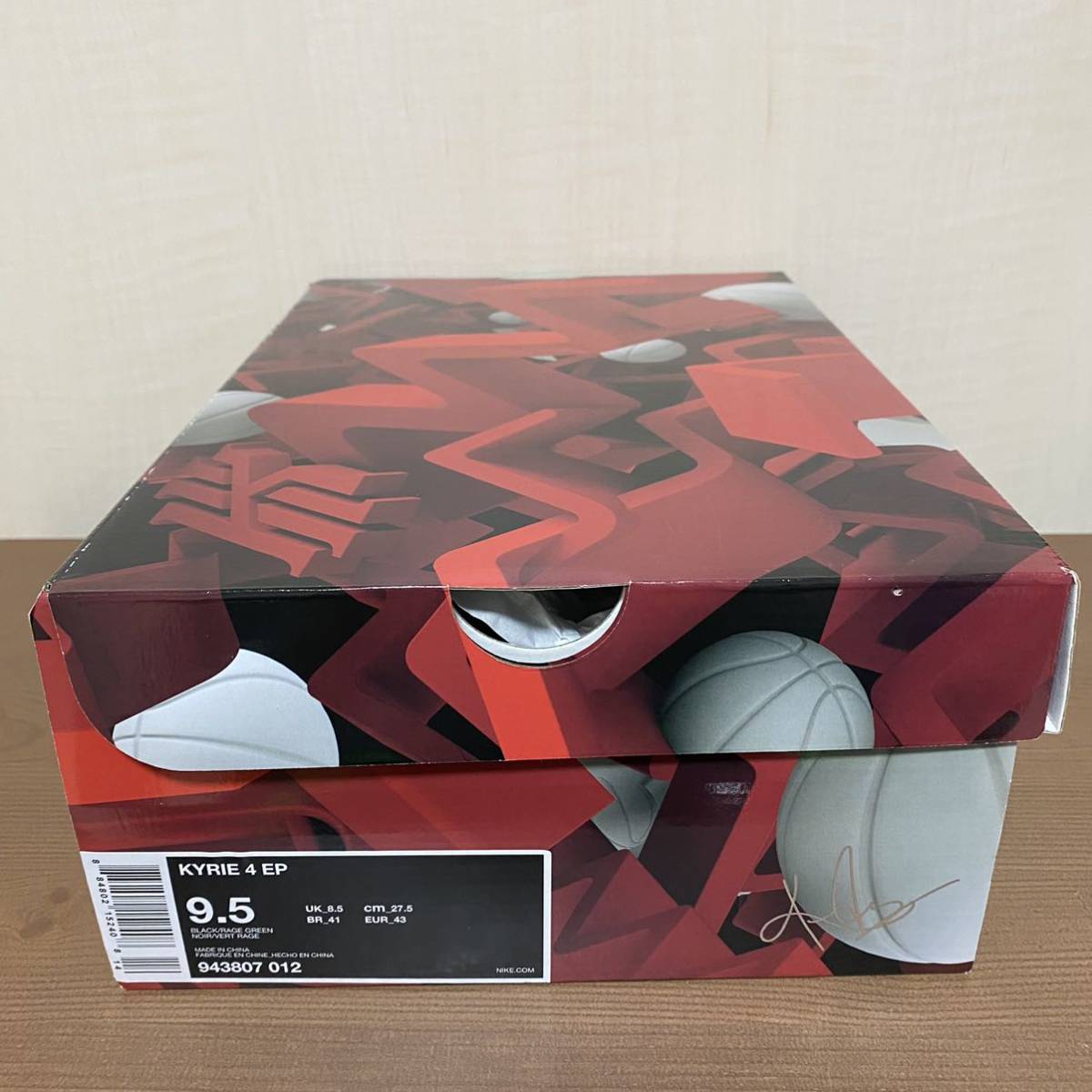 未使用 NIKE KYRIE 4 HALLOWEEN 943807 012 ナイキ カイリー