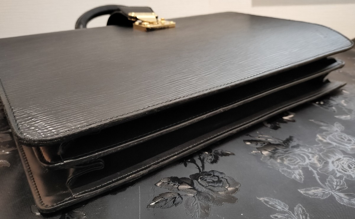 ☆良上 美品☆LOUIS VUITTON ルイヴィトン エピ 2層 自立型 ダレス