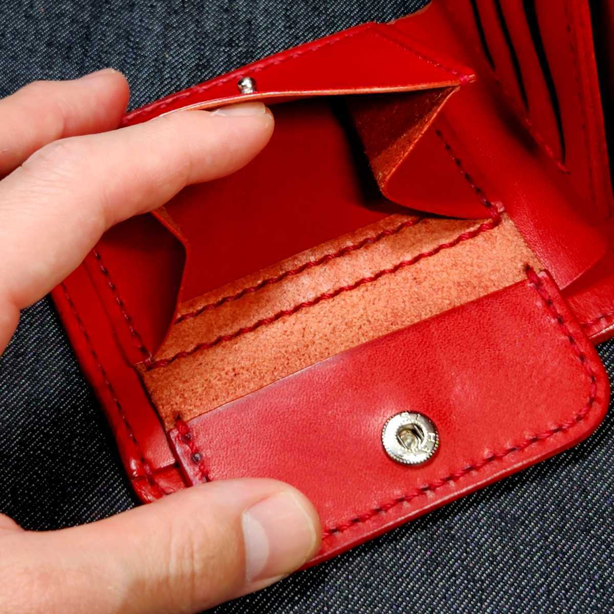 完成品 即発送可能】二つ折り財布 ショートウォレット 赤革 赤糸