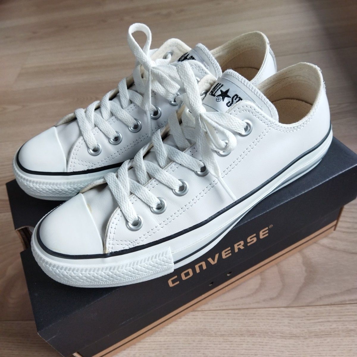 コンバース CONVERSE レザーオールスター OX　ホワイト　23.5cm　ローカット