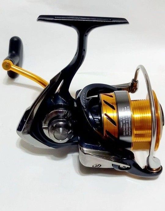 Daiwa  REVROS 2500 REEL ダイワ エギング  チヌ ルアー バス 穴釣り ボート etc 