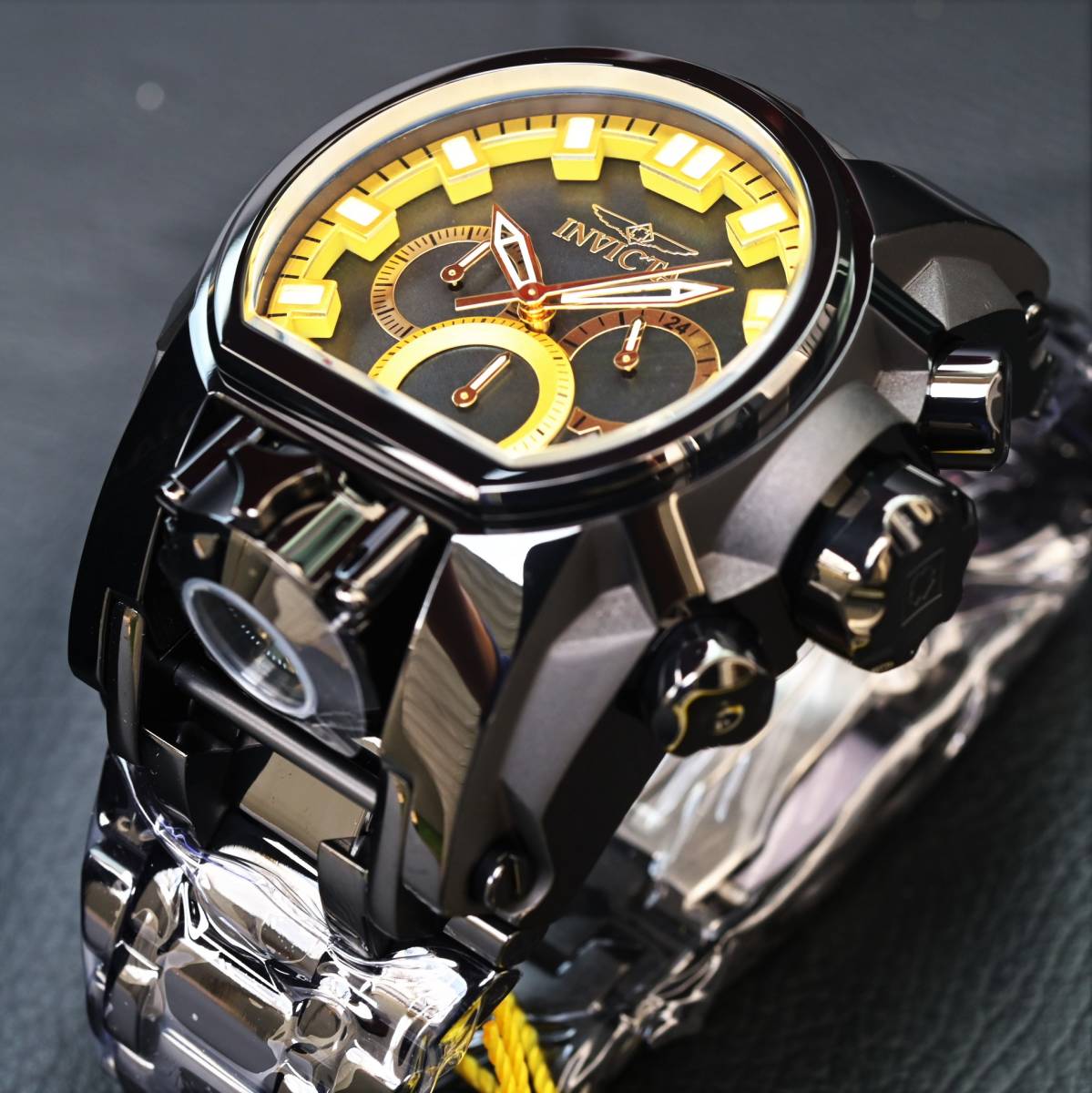 INVICTA インビクタ『Bolt Zeus Mugnum 39275』★2つのムーブメント搭載★電池式★200ｍ防水★日本製Mvt★_画像2