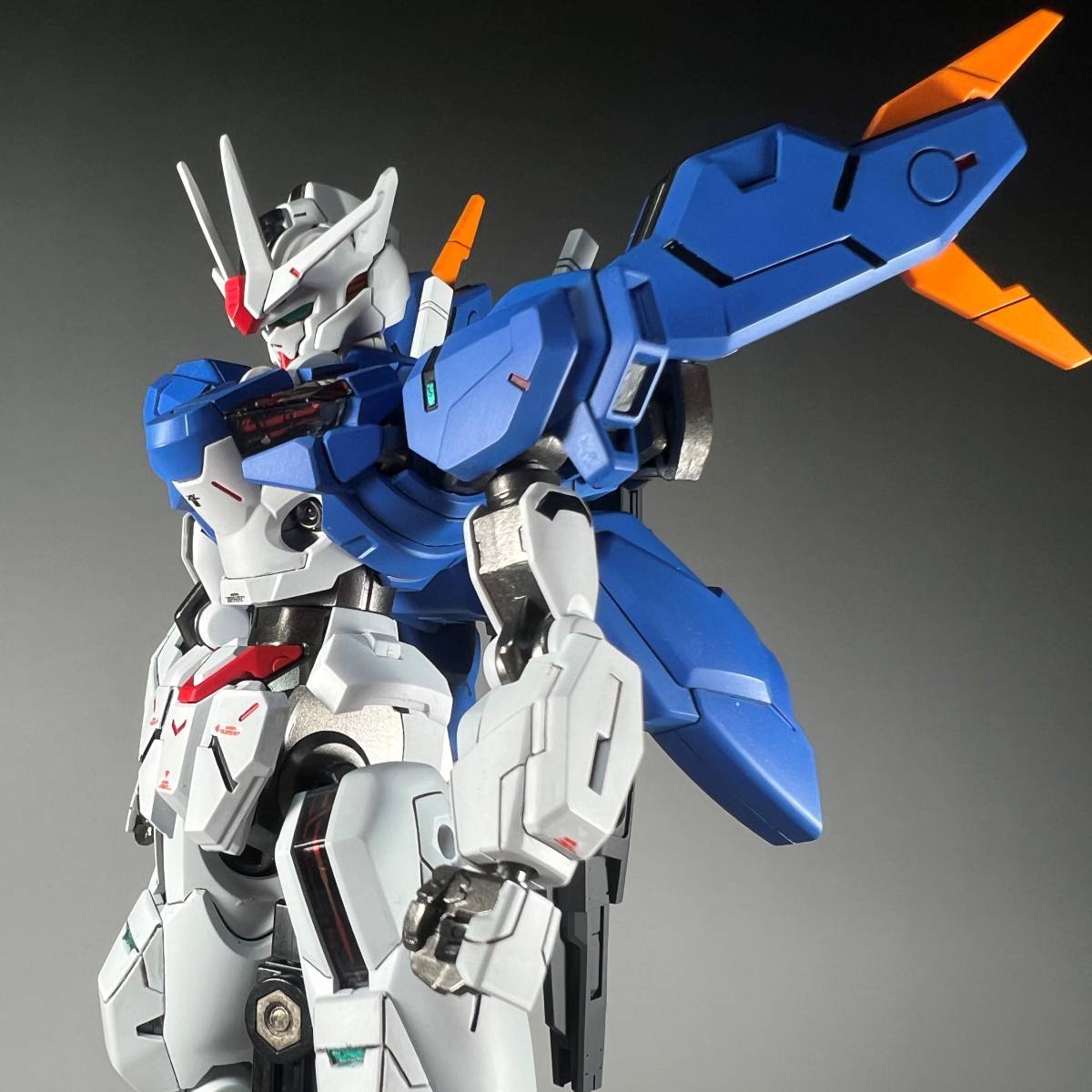 出色出色HG 144 ガンダムエアリアル 改修型 全塗装完成品 水星の魔女