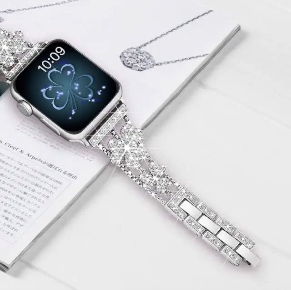 Apple Watch バンド　42 44 45 mm  アップルウォッチ　シルバー　SNS大人気　クローバー　金属ベルト　互換性