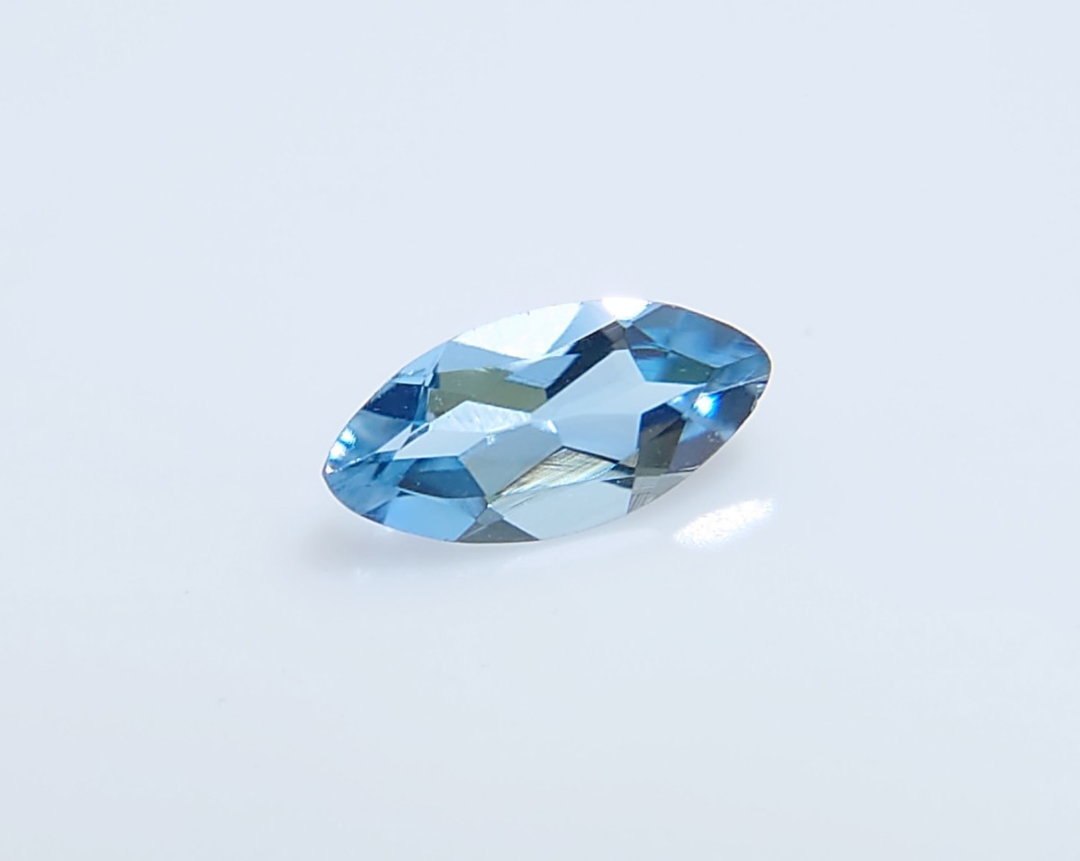 大人気新品 サンタマリアアクアマリン 0.288ct 鑑付 ルース 微細なカケ