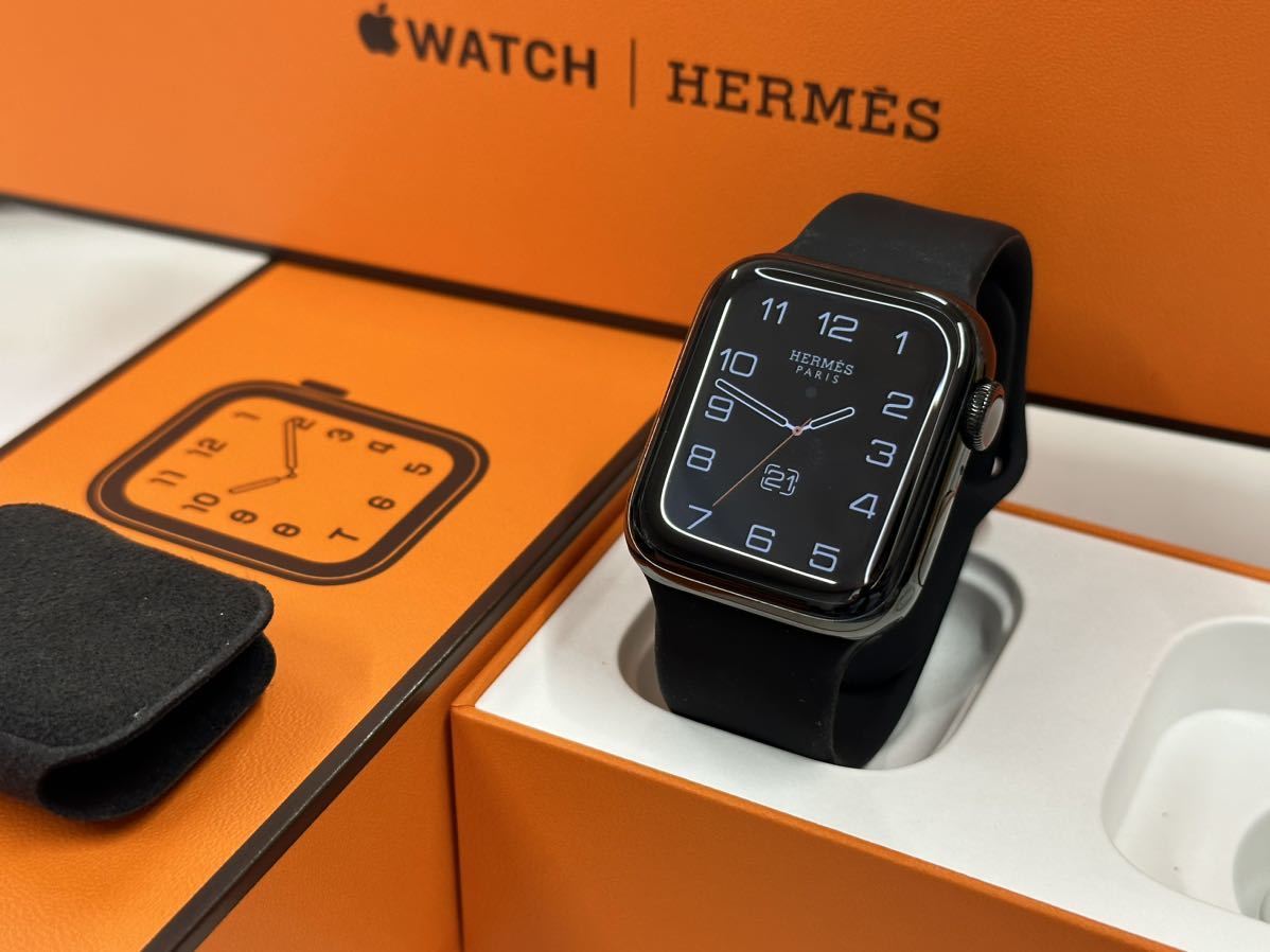 ☆即決 美品 Apple Watch series5 HERMES 40mm ブラック 本体 アップルウォッチ エルメス 黒 GPS+Cellular  864