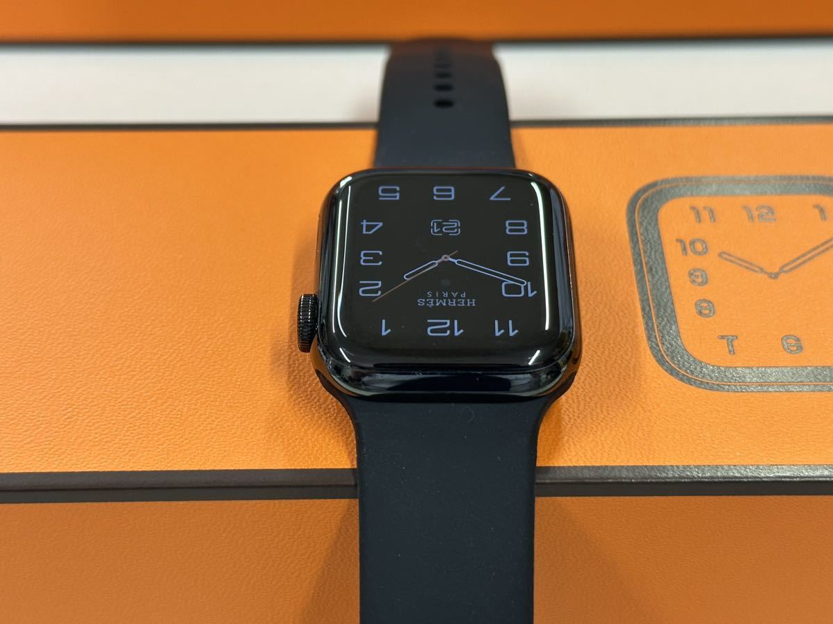 ☆即決 美品 Apple Watch series5 HERMES 40mm ブラック 本体 アップルウォッチ エルメス 黒 GPS+Cellular  864