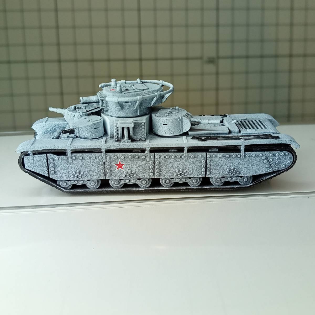 ●完成品1/144 T-35多砲塔重戦車,”砲塔が５基！世界最大級の多砲塔戦車！”,指揮車型,冬季迷彩, ソ連,ロシア,WW2, 自作ver_画像3