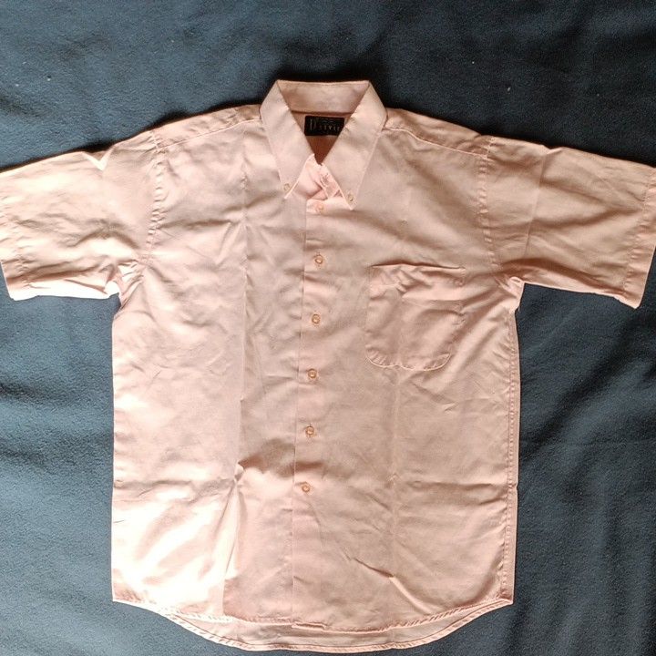 ピンク半袖シャツ