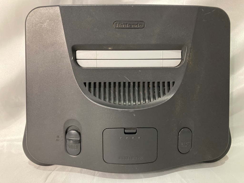 ★ニンテンドー64本体/備品5点セット★【通電確認済】Nintendo 64 本体1点・コントローラー3点（灰/黒/黄）・コントローラーパック　Oa_100