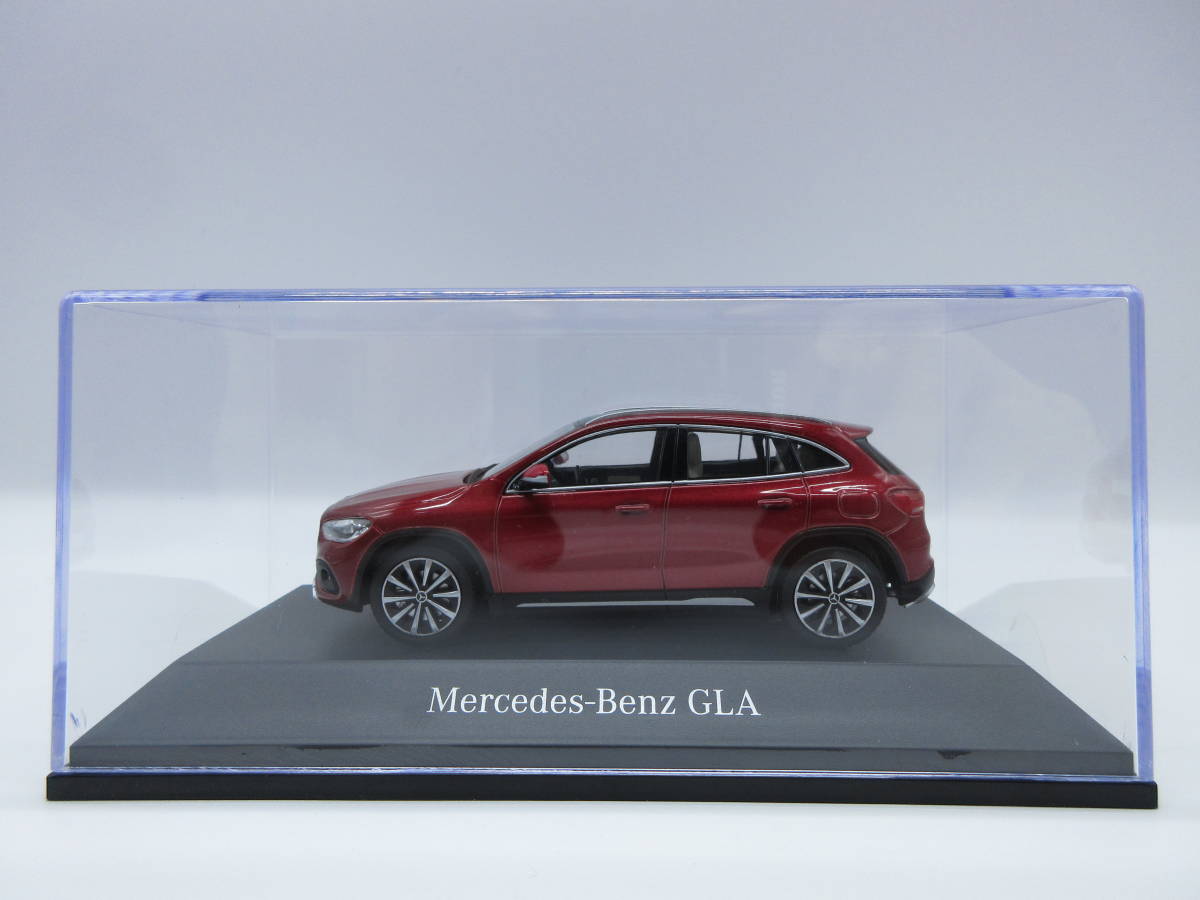 1/43 メルセデスベンツ 2代目GLAクラス　Mercedes-Benz GLA ディーラー特注 ミニカー　レッド　赤_画像1