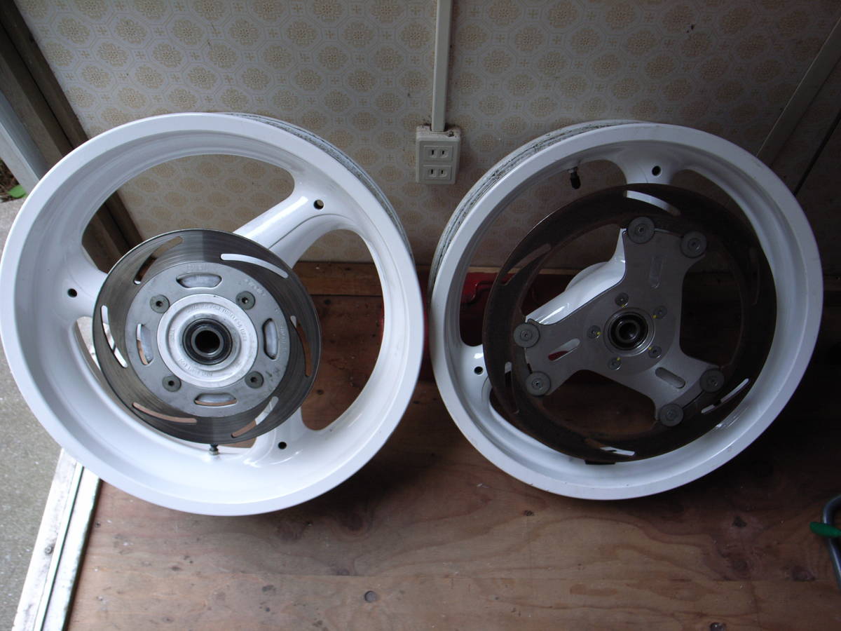 待望☆】 美品 Buell ビューエルX1純正前後ホイール純正色 X1 M2等