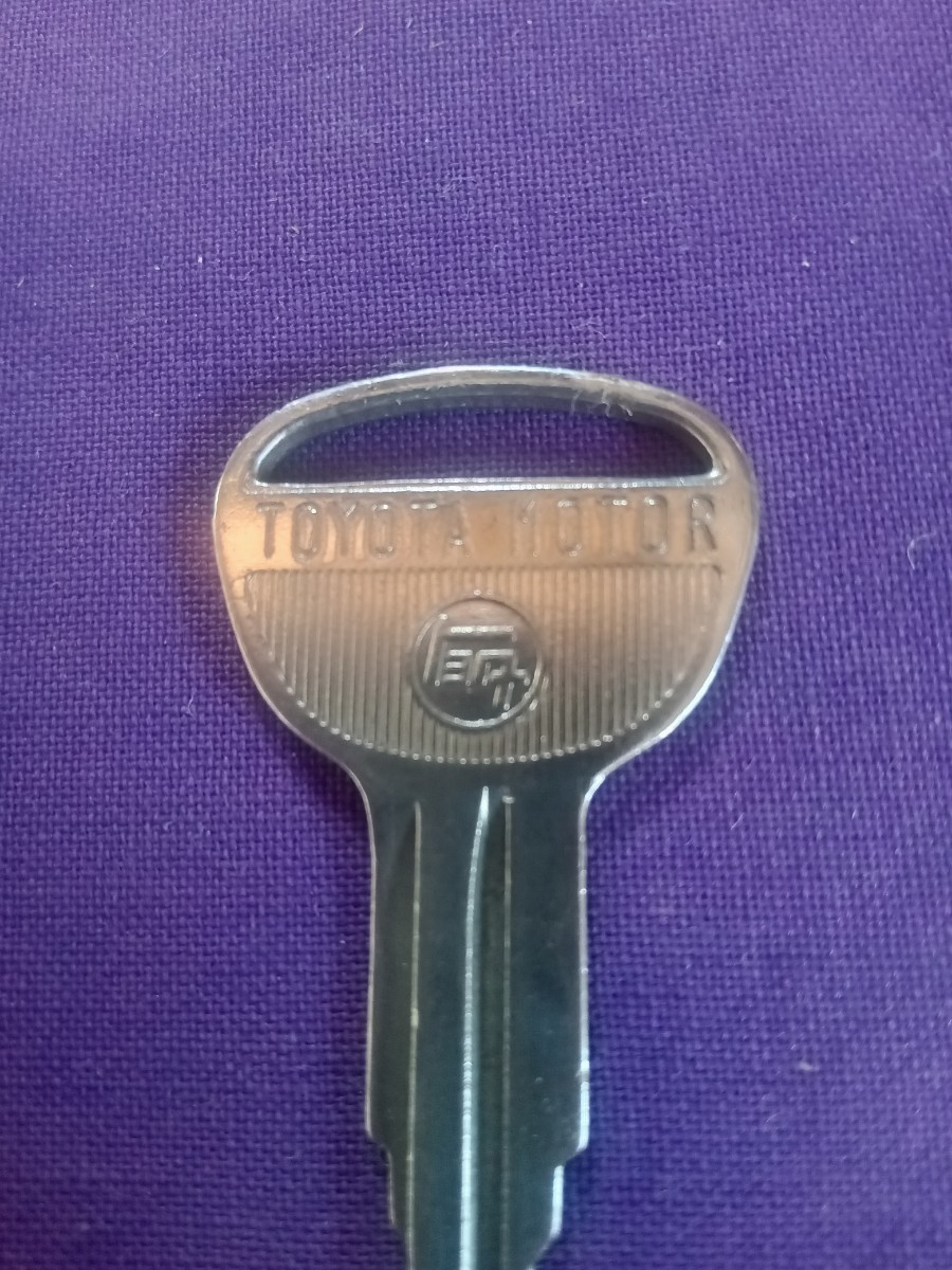  Corona, Toyota,TOYOTA, old car, key, key, retro,.. for, Vintage, Showa era. car, key holder, interior, old key, objet d'art 