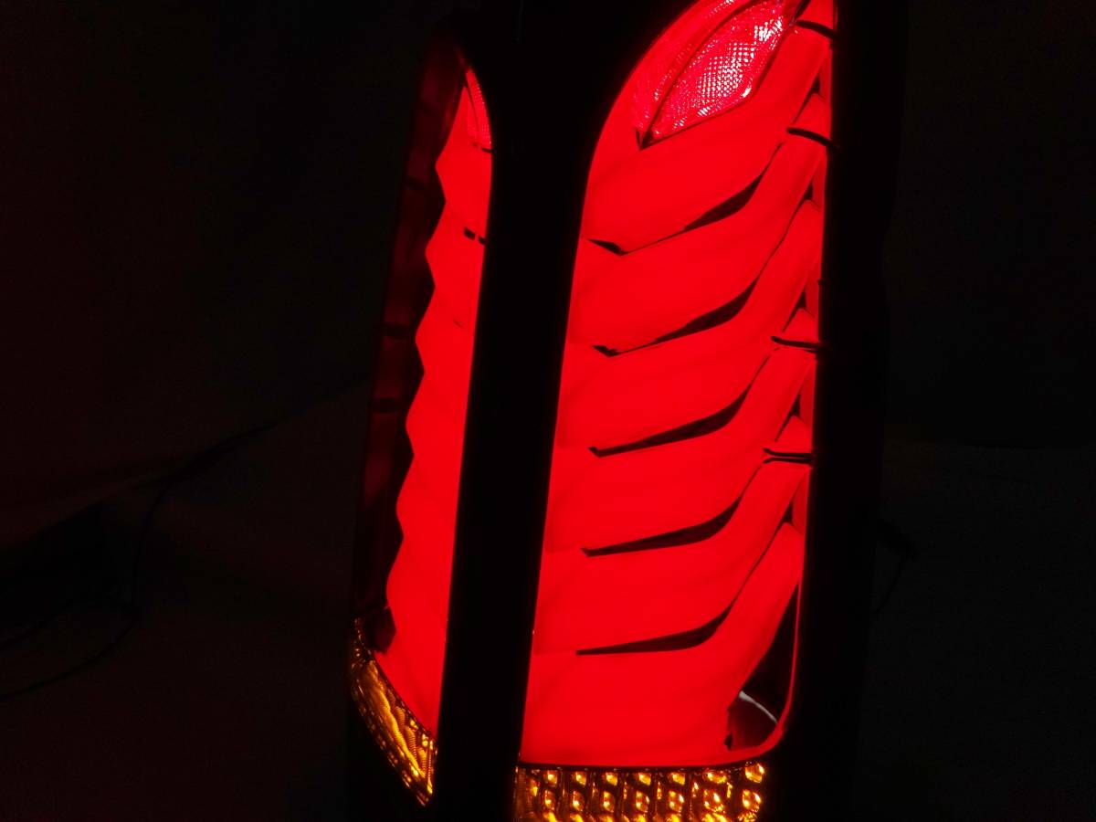 美品 Valenti 200 ハイエース ヴァレンティ ジュエル LEDテールランプ