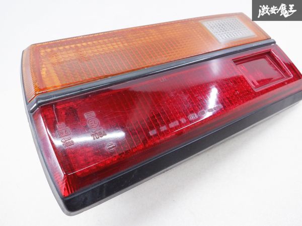 希少品！！ 日産純正 B310 KB310 310 サニー 後期 角目 セダン テールライト テールランプ 左 左側 助手席 IKI 4257 棚C3_画像4