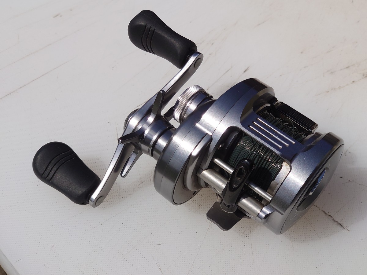 シマノ カルカッタコンクエストDC 200 SHIMANO カルコンDC ビッグ