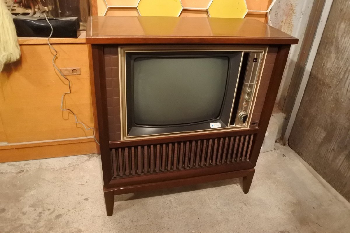 Yahoo!オークション - ジャンク レトロ ブラウン管 テレビ TV Yahoo!オークション - ジャンク レトロ ブラウン管 テレビ TV