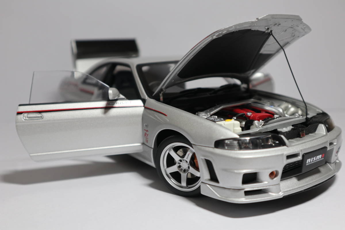 AUTOart オートアート 1/18 No.77326 NISMO SKYLINE GT-R R-TUNE R33
