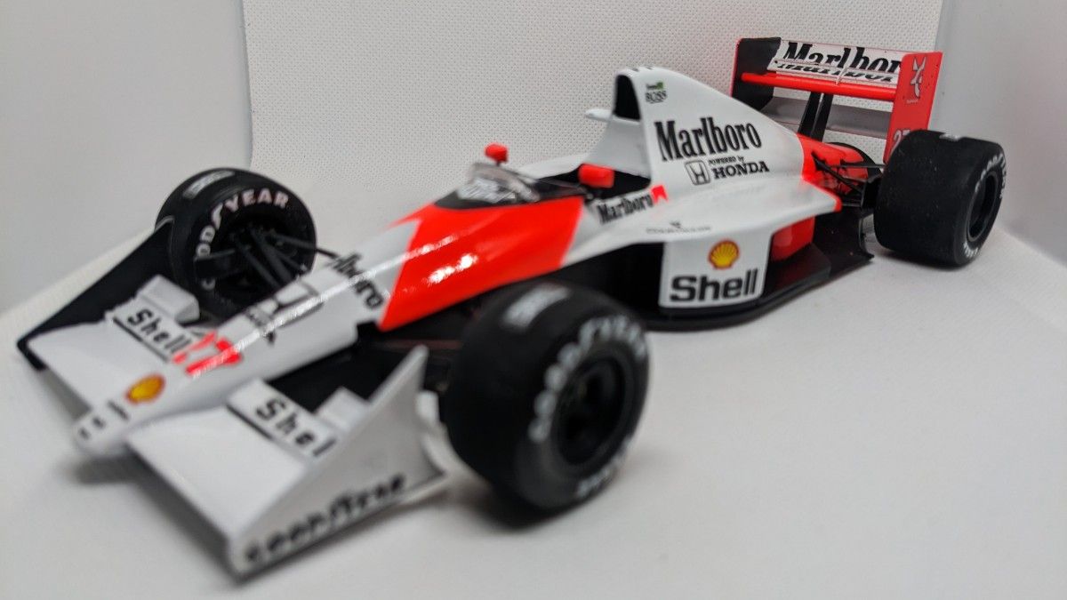 プラモデル マクラーレン MP4/5B ホンダ アイルトン・セナ 1/20 プラモデル マクラーレン MP4/5B ホンダ アイルトン・セナ 1/20