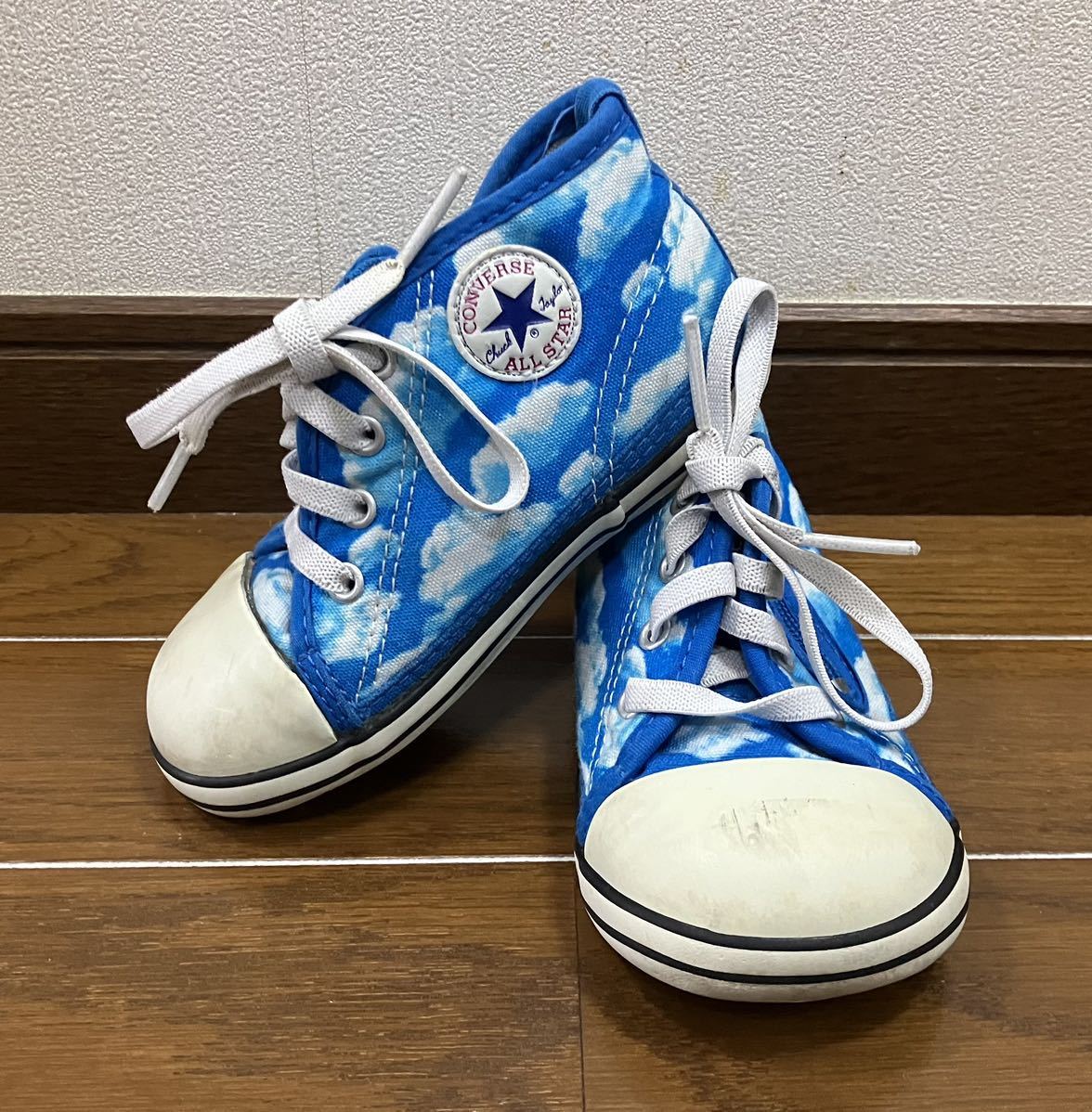 CONVERSEコンバース☆青空☆14.5cm☆スニーカー☆個性的なデザイン☆気球☆男の子女の子兼用_画像2