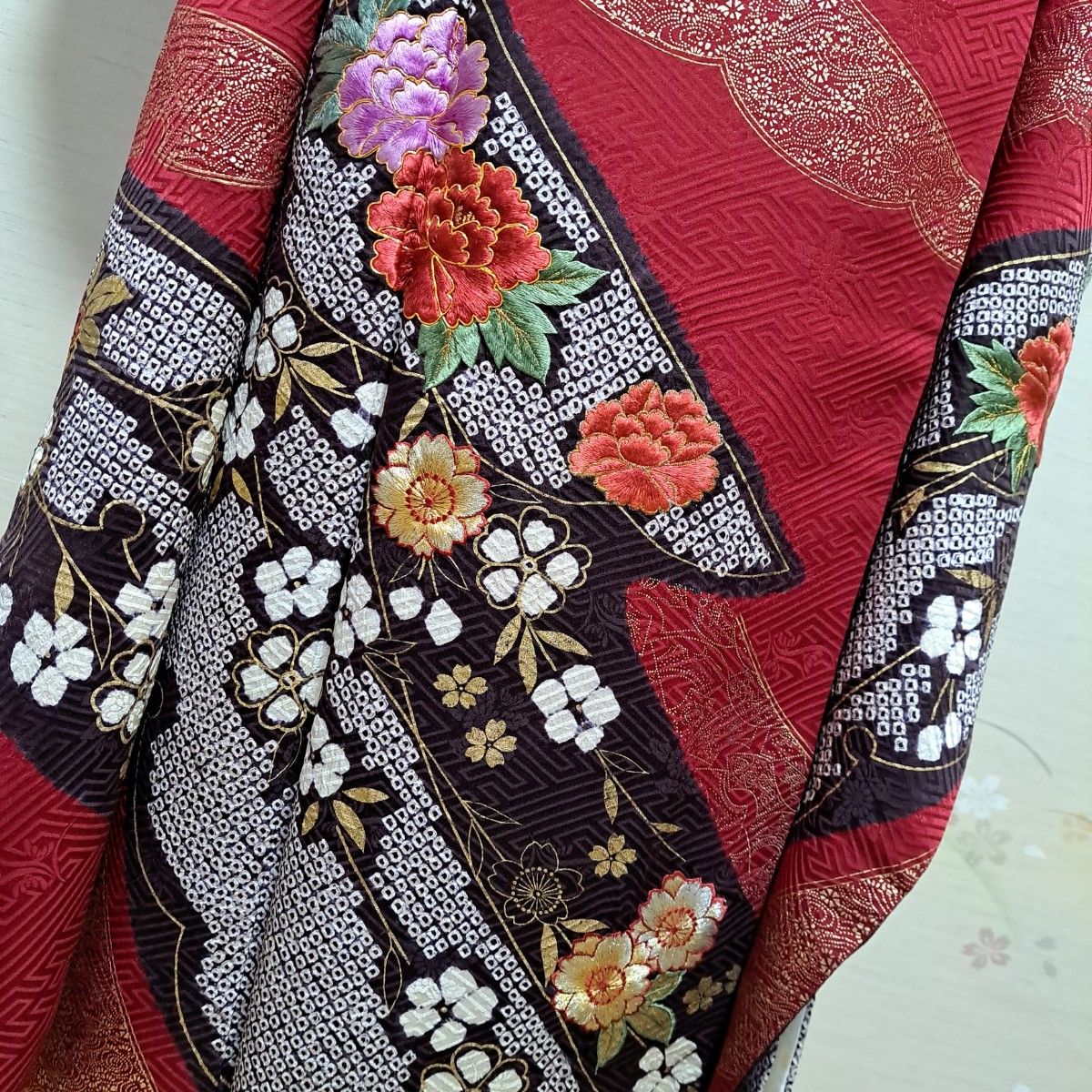 正絹 豪華振袖 絞り 雪輪舞桜 金駒刺繍 金彩5点セット