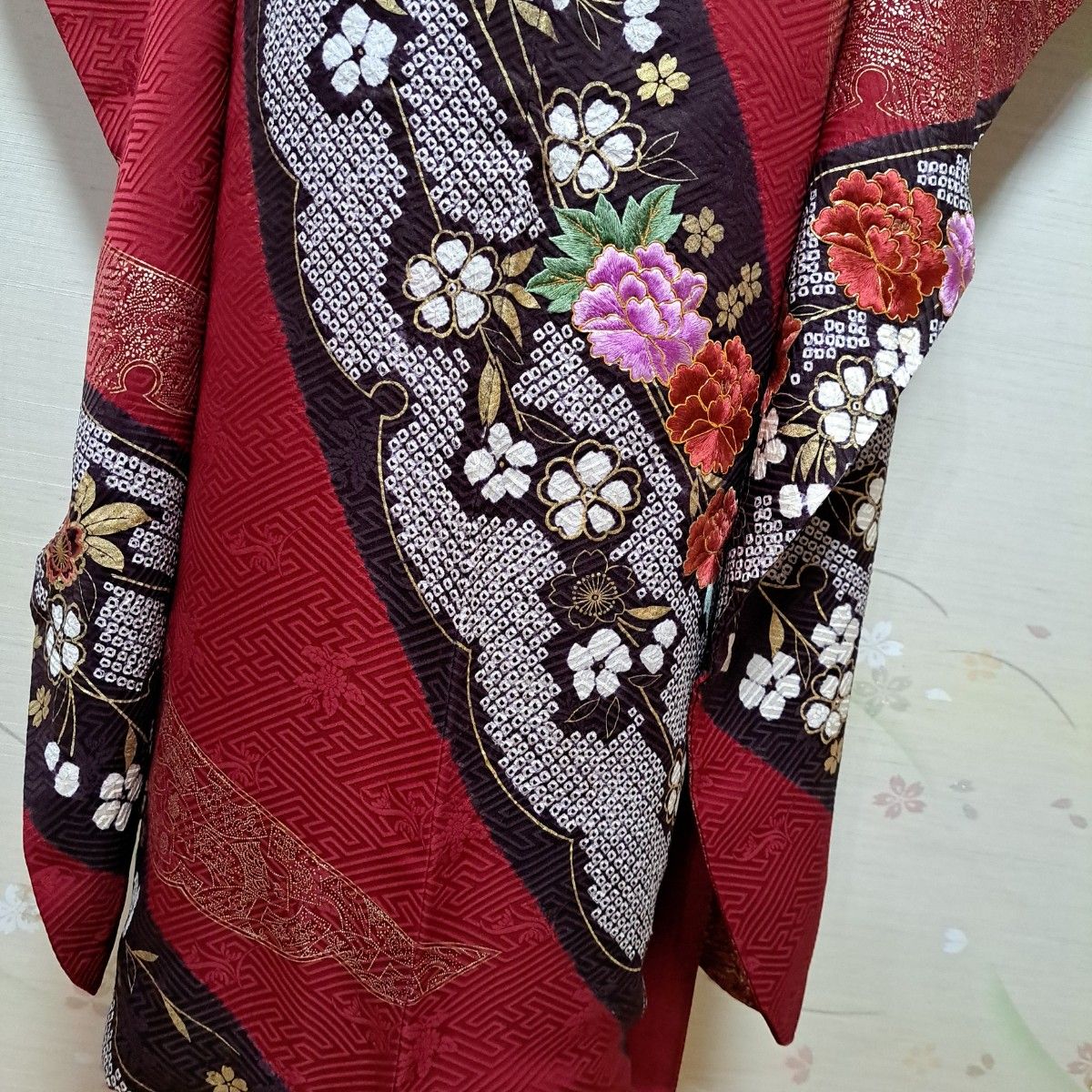 正絹  豪華振袖  絞り  雪輪舞桜  金駒刺繍  金彩5点セット