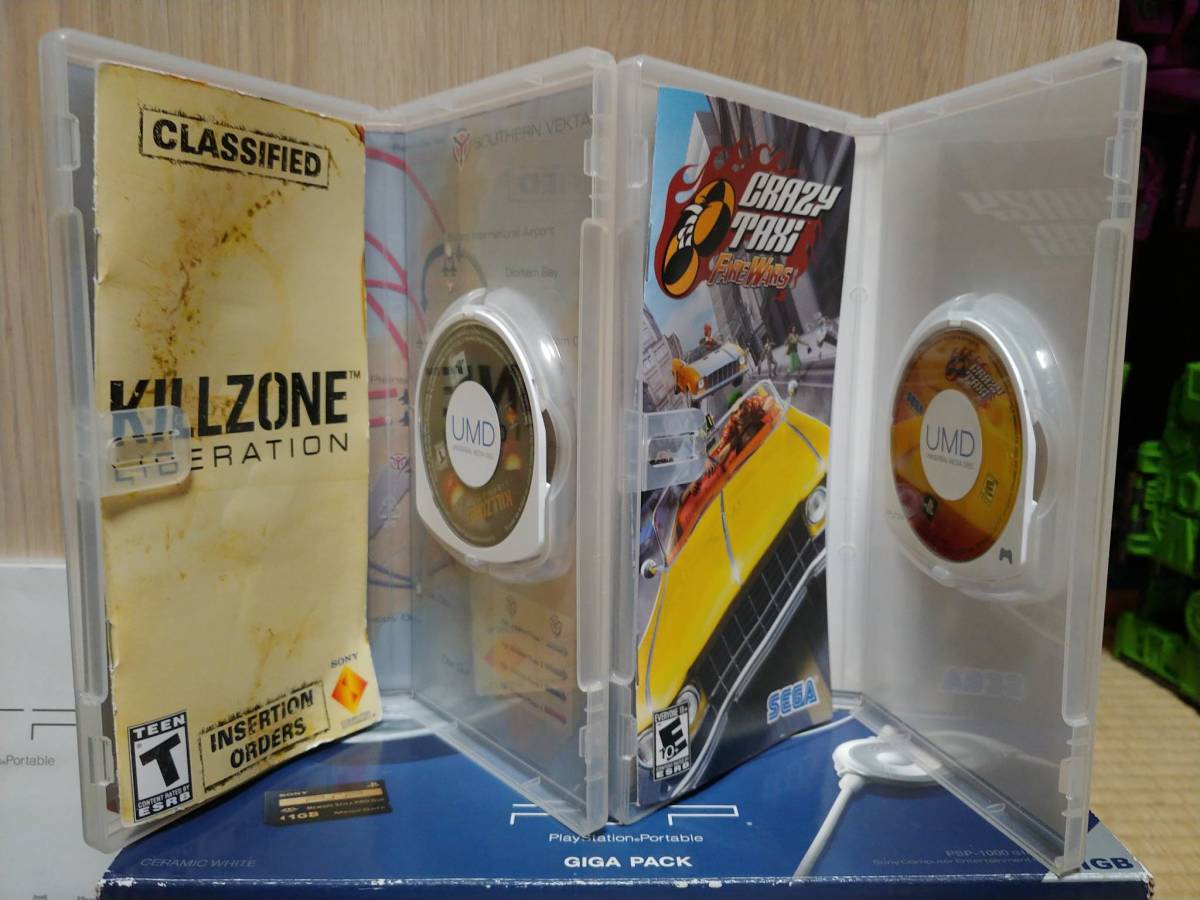 日本版 PSP 1000 Ceramic White Giga Pack + 海外版 Killzone