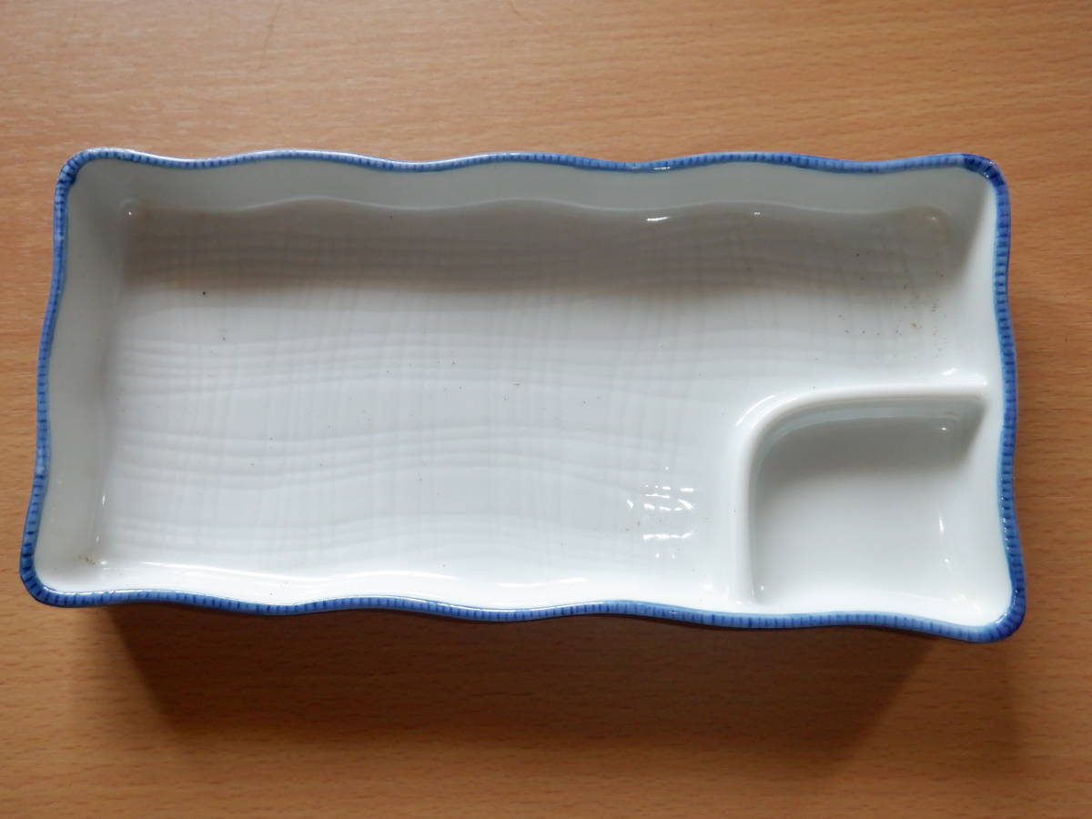 長方形皿　　５枚組　　　２３ｃｍ　ｘ　１１ｃｍ　ｘ　２ｃｍ　　　美品　　　_画像1