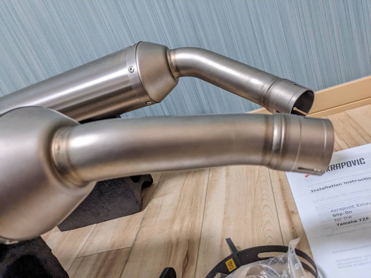 ◇未使用◇YZF-R1 04-06用AKRAPOVIC スリップオンマフラー YZFR1