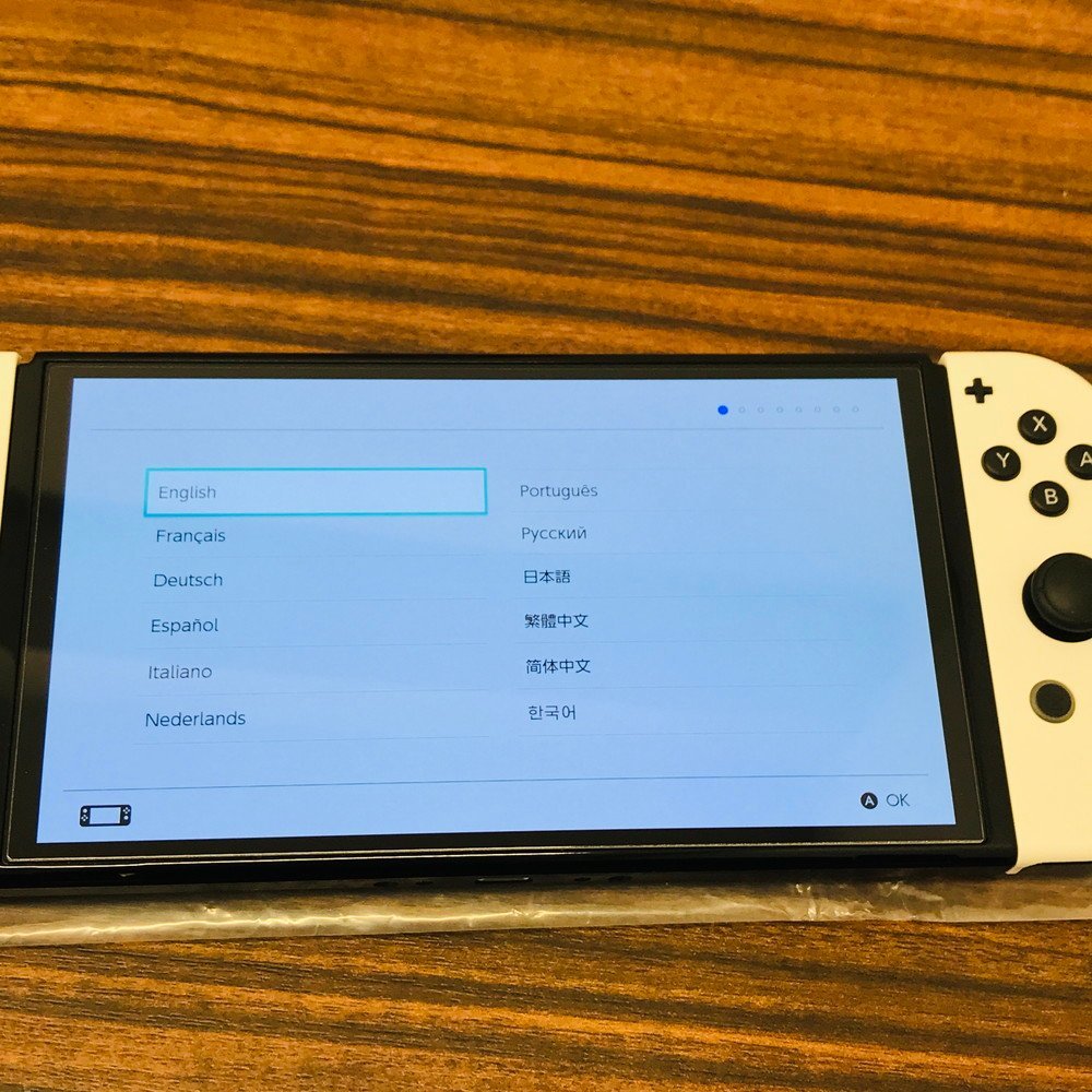 ICH【美品】 Nintendo Switch ニンテンドースイッチ 有機ELモデル 白