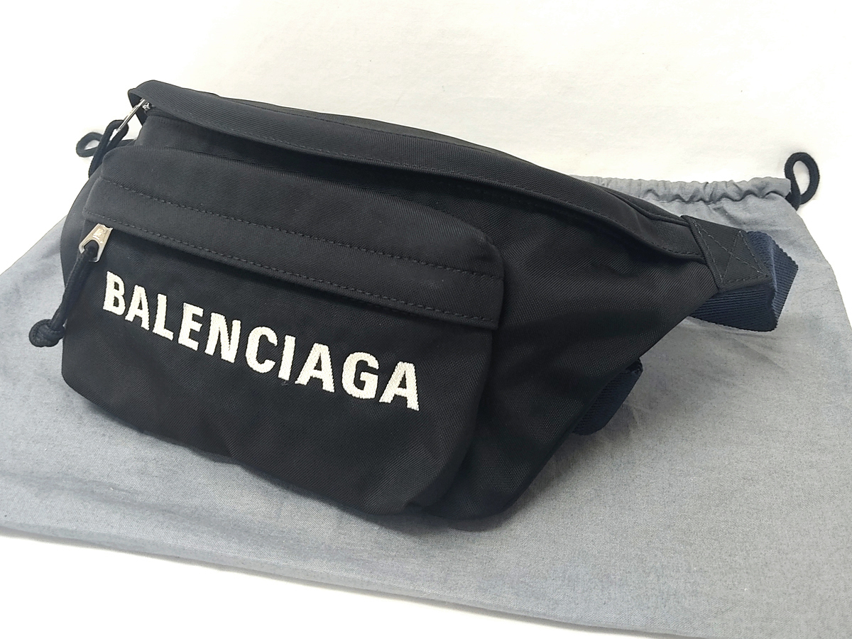 ! распродажа сильно сниженная цена прекрасный товар BALENCIAGA Balenciaga сумка "body" 533009 нейлон черный мужской женский товар с некоторыми замечаниями б/у!