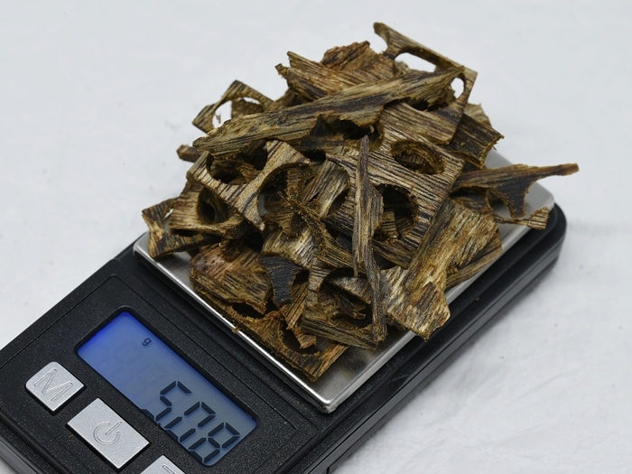 訳あり】伽羅数珠玉の端材 グラム2980円 量り売り 50g 伽羅 緑油 訳あり】伽羅数珠玉の端材 グラム2980円 量り売り 50g 伽羅 緑油