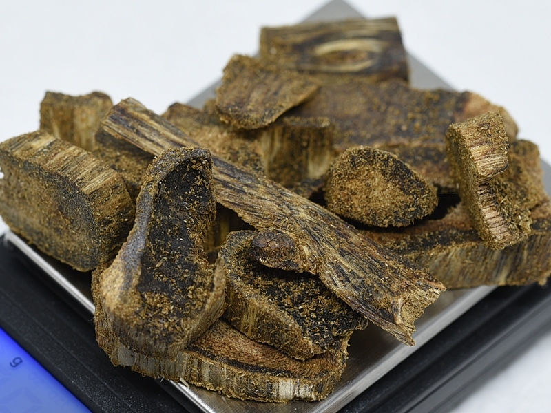 グラム990円【訳あり】栽培伽羅の端材 100g 量り売り 栽培 伽羅 グラム990円【訳あり】栽培伽羅の端材 100g 量り売り 栽培 伽羅