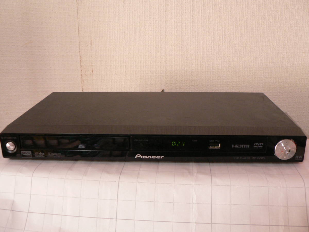 送料最安 850円～ 映像17：パイオニアDVDプレーヤー　PIONEER DVD PLAYER DV-220V　動作品、リモコン無し、電源（通称めがね）ケーブル付き_画像1