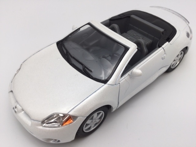 1台売り　パールホワイト　1/36 三菱　エクリプス　スパイダー　2007年モデル　4代目　ミニカー　MITSUBISHI オープンカー_画像1