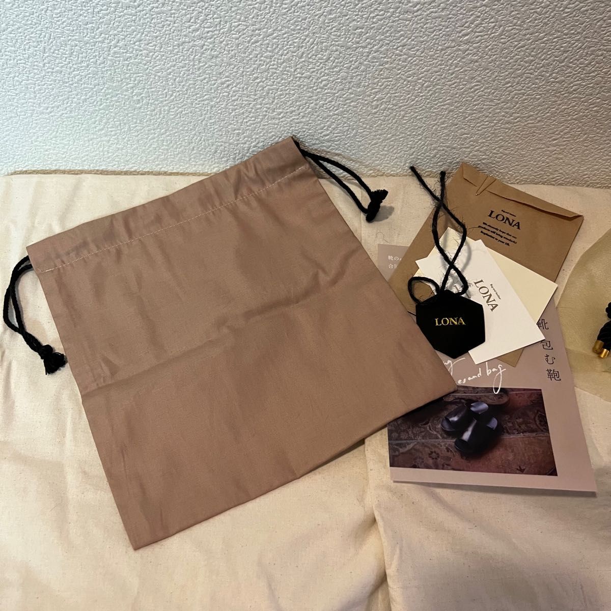 LONA】新品未使用 限定 馬革巾着S ノベルティ付き|Yahoo!フリマ LONA】新品未使用 限定 馬革巾着S ノベルティ付き|Yahoo!フリマ