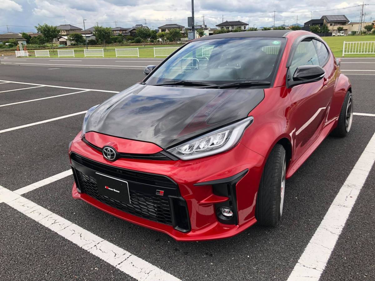 トヨタ GR YARIS ヤリス ボンネット VIPカーボン ( バキューム インフュージョン プロセス)　ダクト付クリア塗装あり_画像3