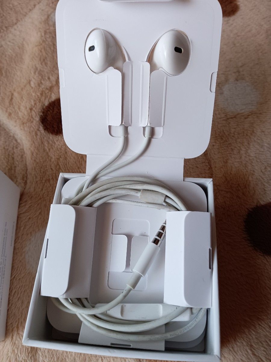 本体+箱他付属品一式 AirPods Apple 有線イヤホン|Yahoo!フリマ 本体+箱他付属品一式 AirPods Apple 有線イヤホン|Yahoo!フリマ
