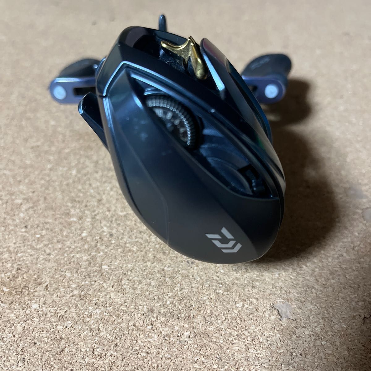 使用品 ダイワ スティーズ A TW 1016SH 右ハンドル ギア比7.1:1 DAIWA